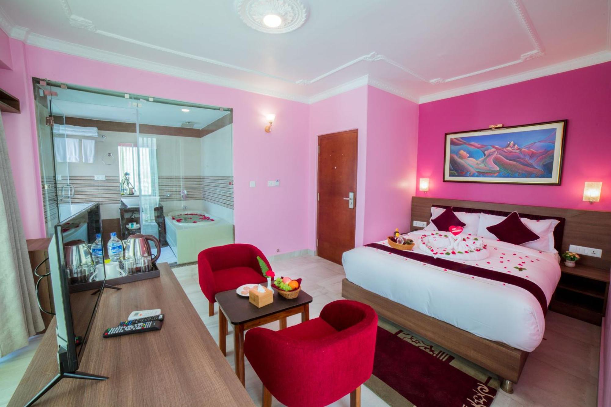 פוקהרה Hotel Task International מראה חיצוני תמונה