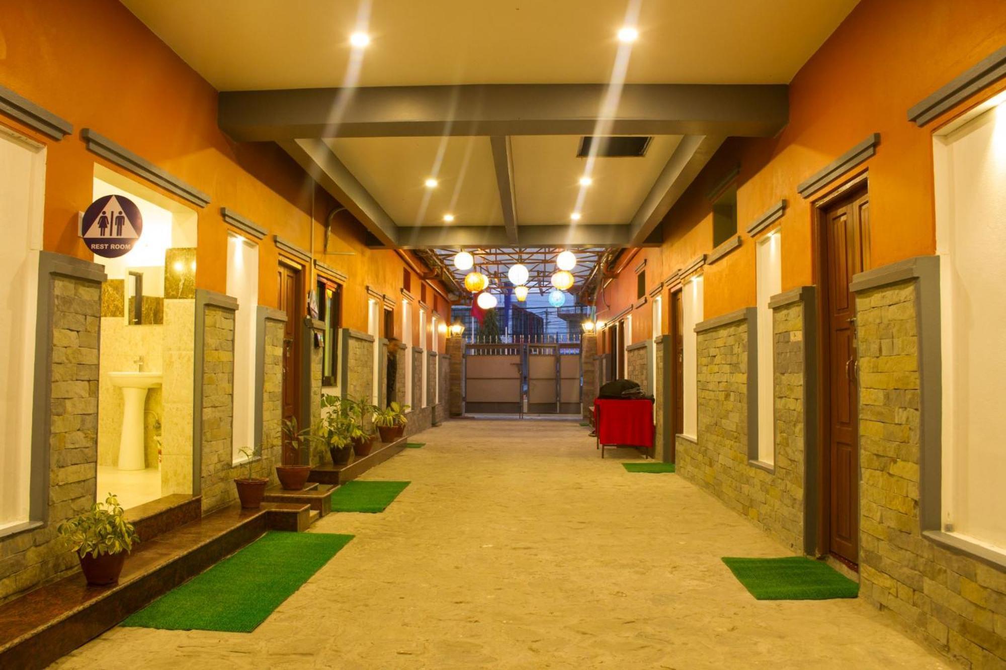 פוקהרה Hotel Task International מראה חיצוני תמונה